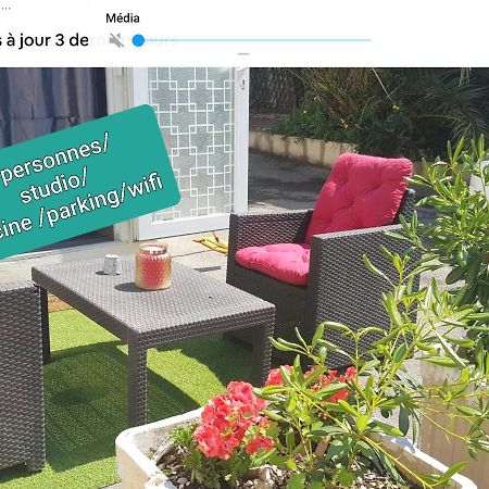 Gite Du Stade Le Studio Cour Parking Et Piscine Partagee Marsella Exterior foto